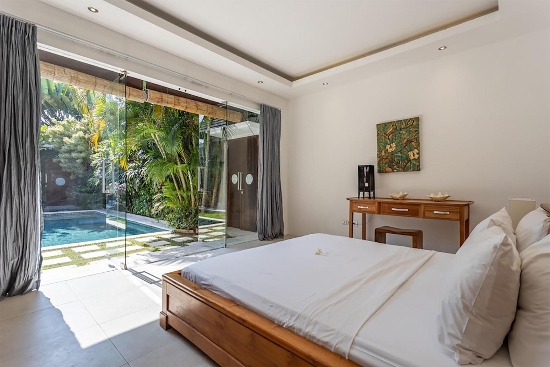 Villa Lotus By Optimum Bali Villas Семиньяк Экстерьер фото
